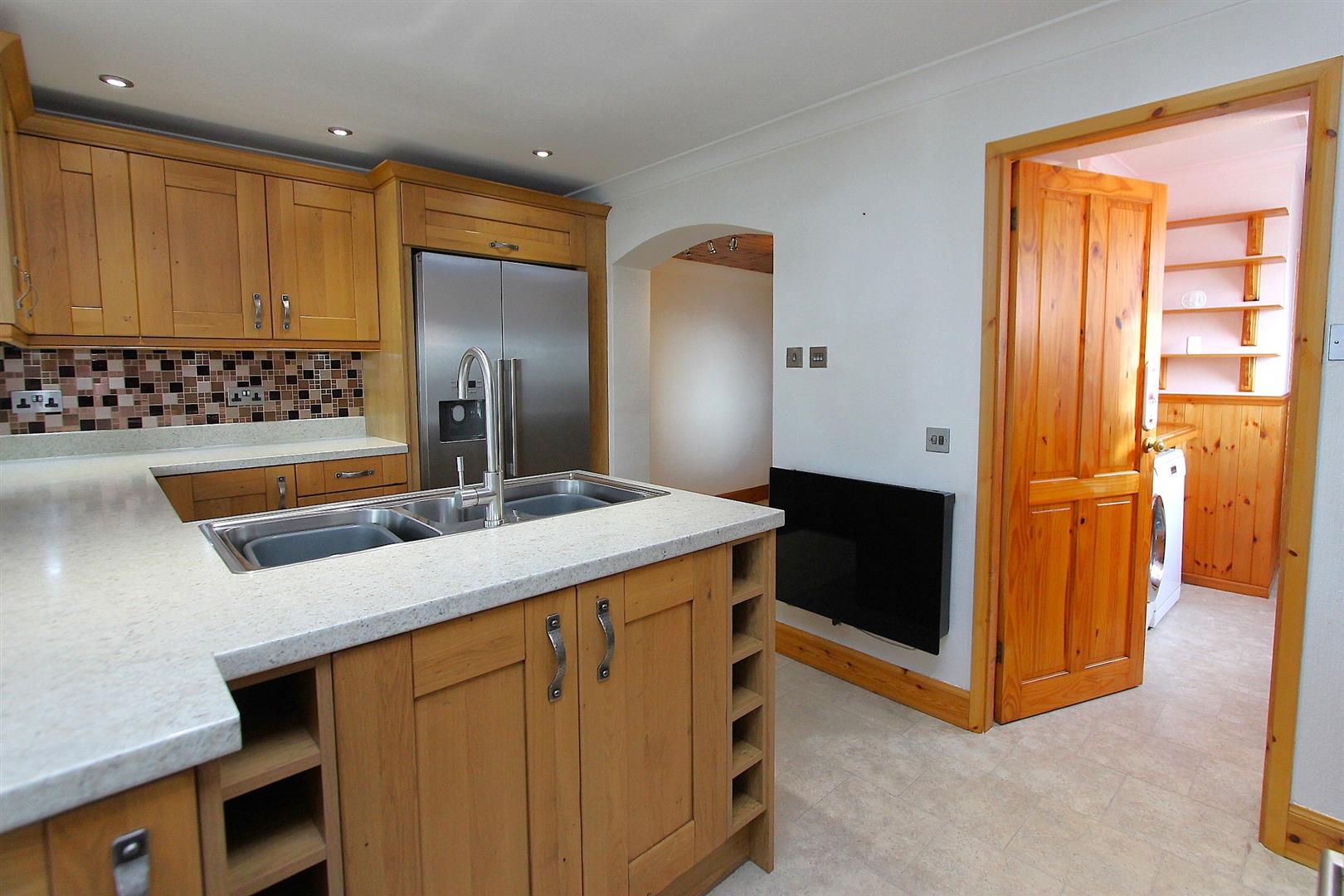 3 bed property in Stourbridge Road, Kidderminster